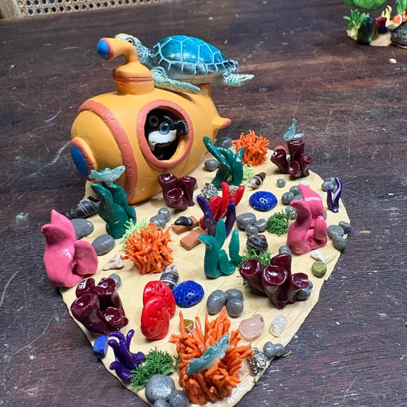 Colorful Underwater Captain Cow Submarine Tours - Picture 7 of 8